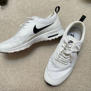 white nike air max womens 8.5